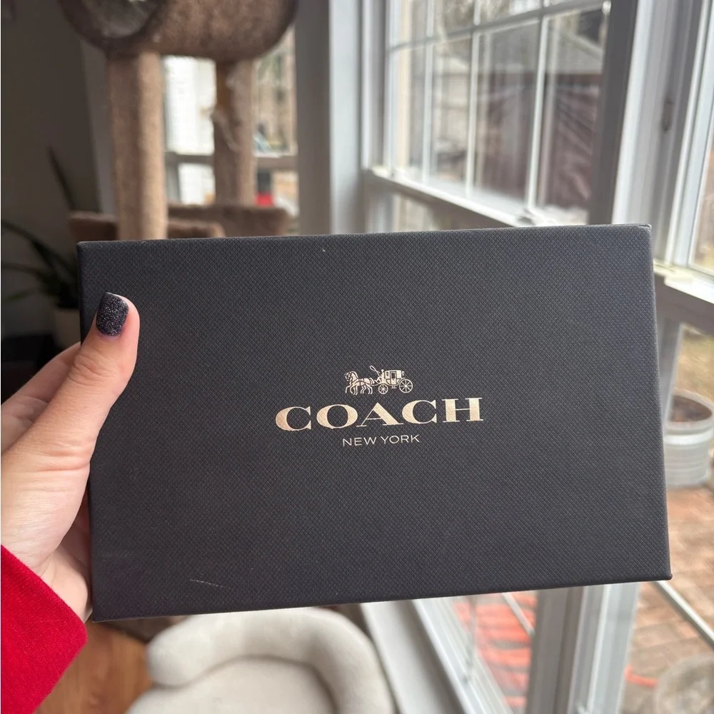 Coach Black With Star Print in black glitter Zip Wristlet NWT - Picture 3 of 4